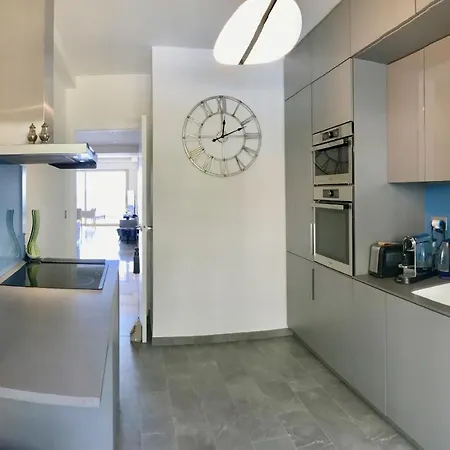 Appartement 1 Bdr Awesome Sea View & Swimming Pool
