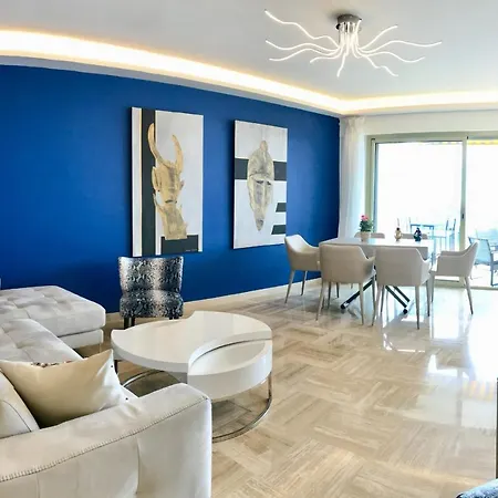 1 Bdr Awesome Sea View & Swimming Pool דירה *