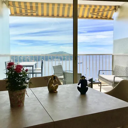 1 Bdr Awesome Sea View & Swimming Pool *
